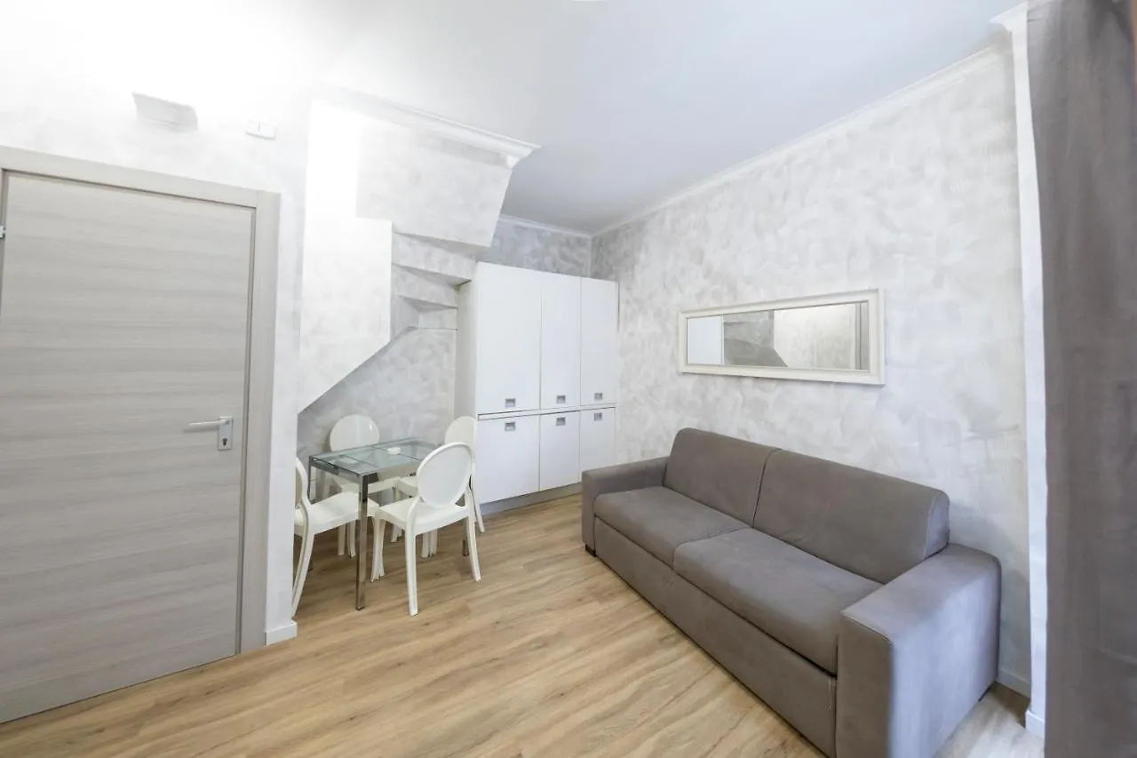 Apartment Home Holiday Rome - 2° Floor